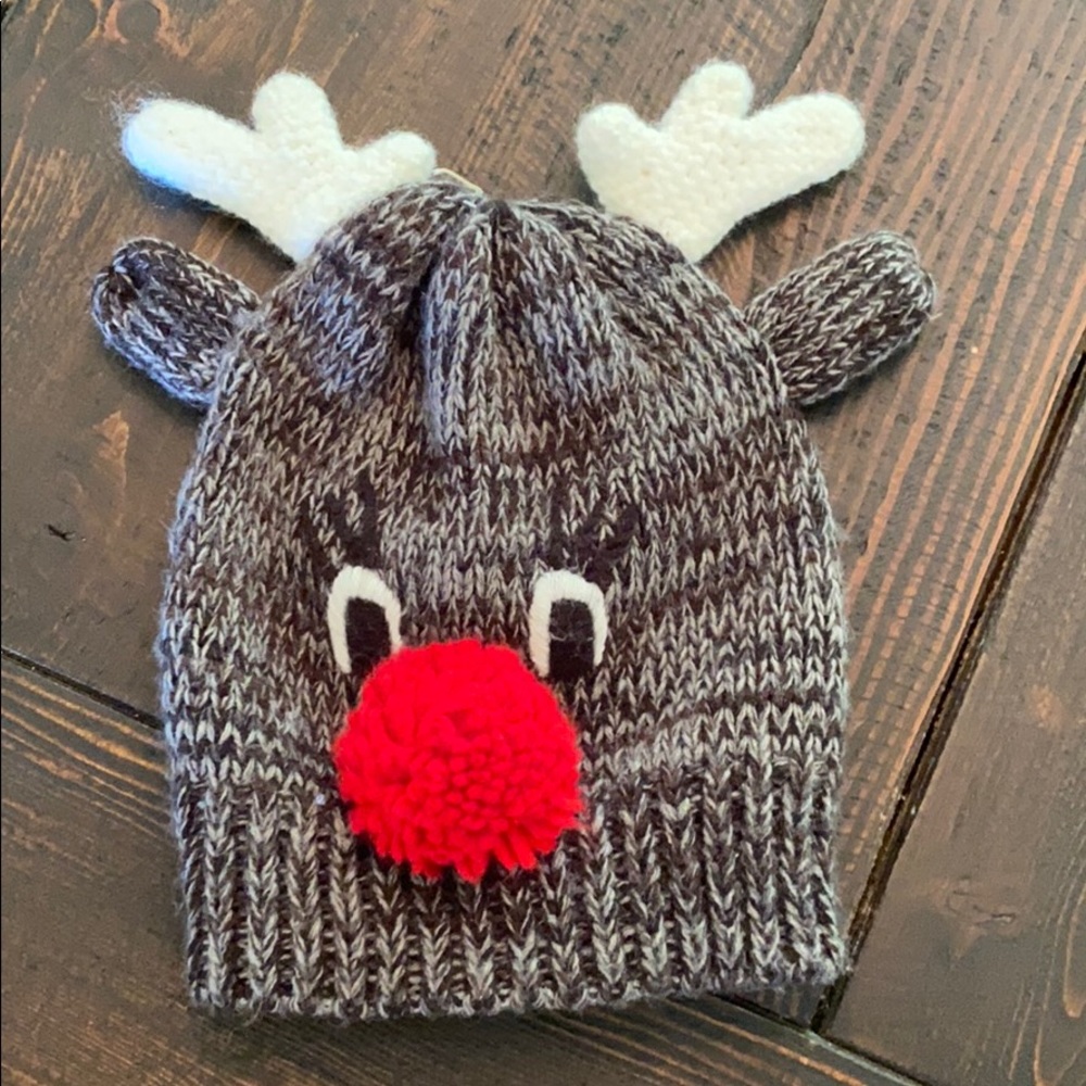 Super cute reindeer beanie!